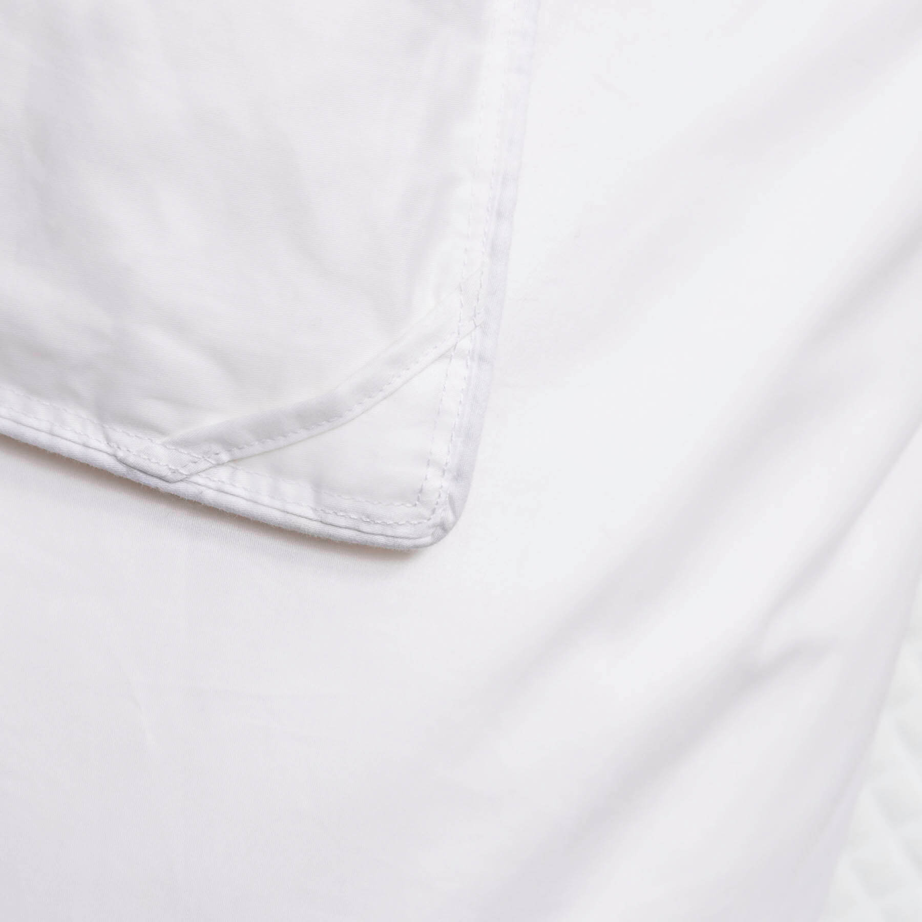 Douglas-DD-Carousel-20221011-v1.1DB-DD-Carousel-5 Close up of Corner loops on a Douglas Down Duvet